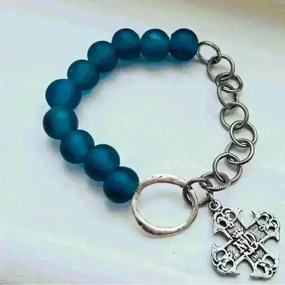 Antiqued Silver Chainlink & African Glass Bead Bracelet - Picture 1 of 2